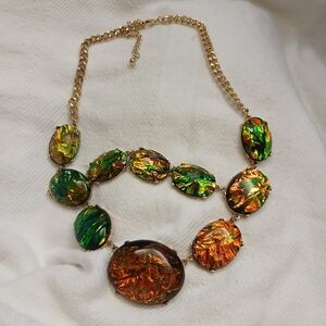 Elegant Multicolor Necklace with Faux Gold Chain.